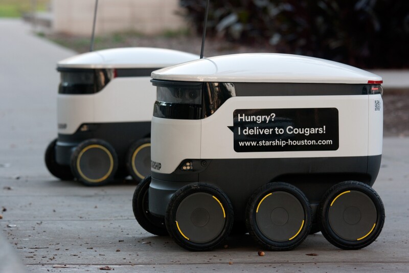 Autonomní doručovací vozidla firmy Starship Technologies (foto: archiv CDV)